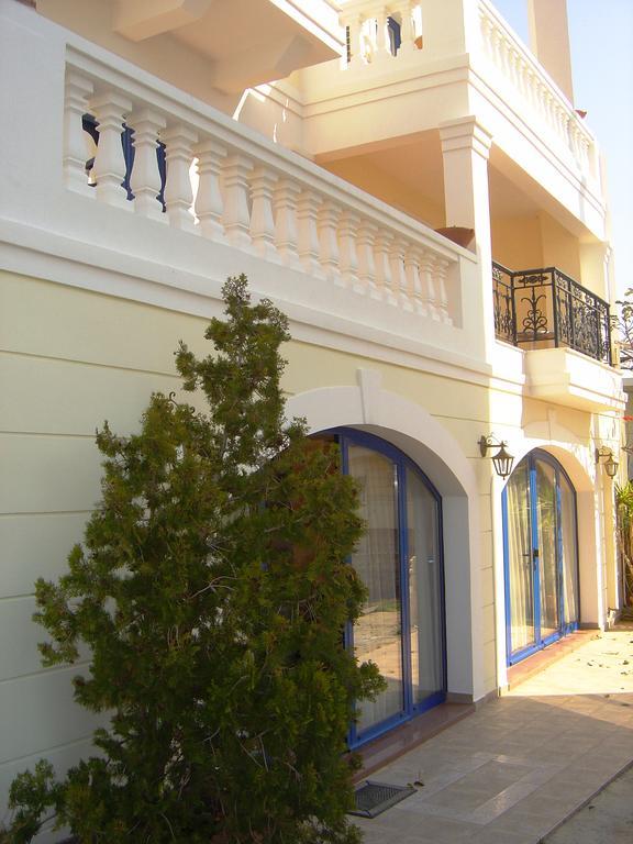 Kalimera Hotel Poros Town Екстер'єр фото